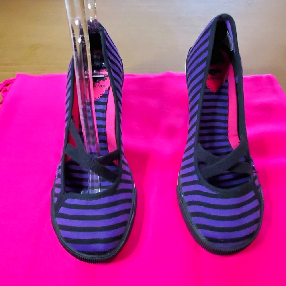Very witchy Rocket Dog,  Size 6.5, Purple Black Stripes Rubber sole heels.